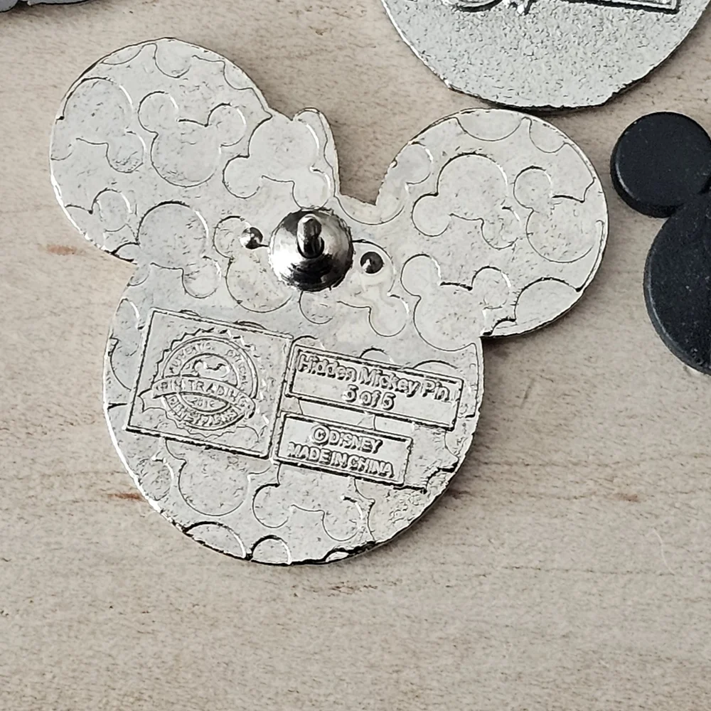 Disney Princess and Friends Pin Set - Picture 2 of 5
